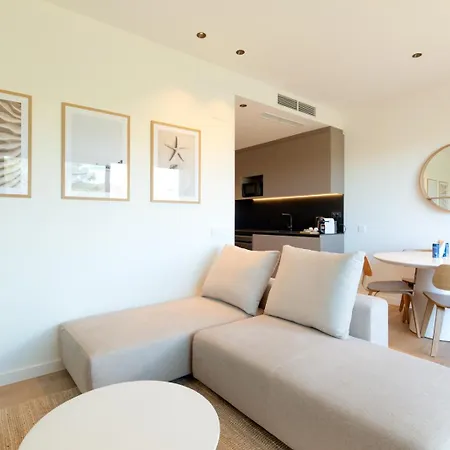 Mila Aparthotel 3*